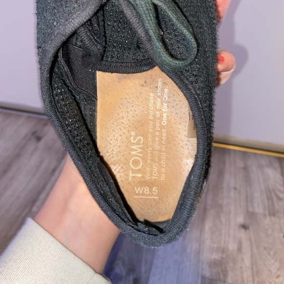 Black toms shoes π - Picture 2 of 5